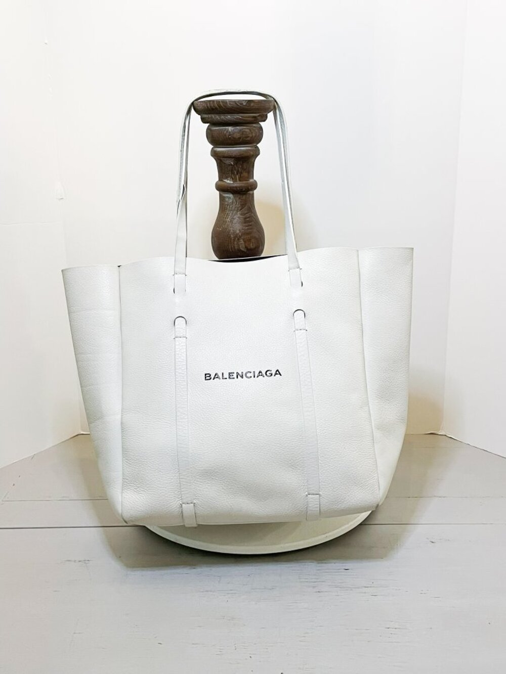 Balenciaga Everyday Tote S – White Leather
